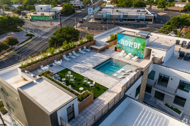 Aerial - The Braxton Apartments