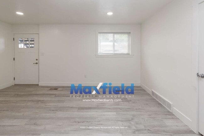 Photo - LEASE SPECIAL: $200 Gift Card - Brookside Lofts 2 BD 1 BA - Unit 11 Unidad 11