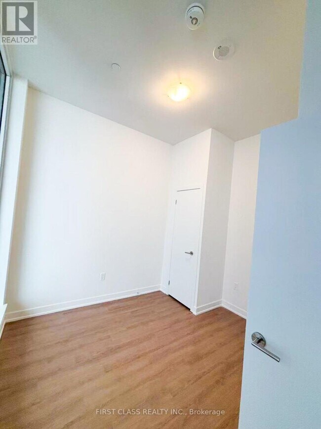 Photo - 1 Quarrington Lane Unit 2112