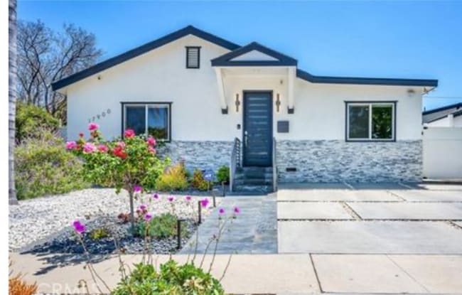 Photo - 17900 Bullock St