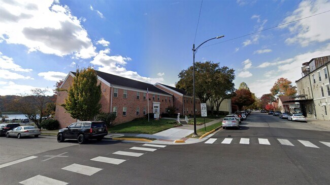 Photo - 101 W 2nd St