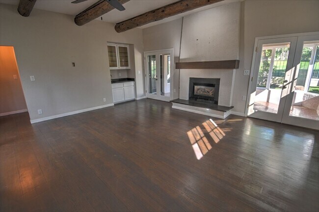 9651 Village Green Dr NE