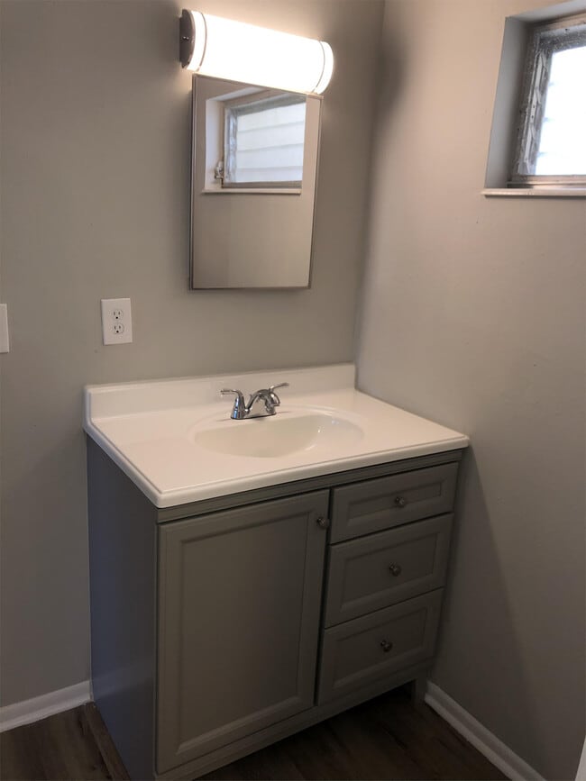 Photo - 1920 W Lakeview Blvd