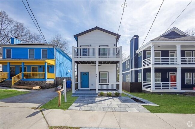 Building Photo - 962 Welch St SW Rental