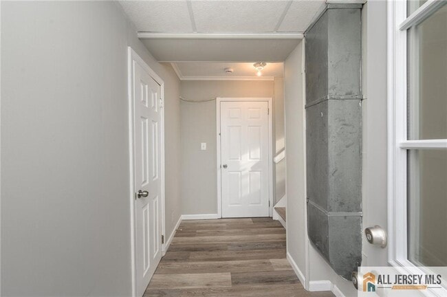 Photo - 691 Inman Ave