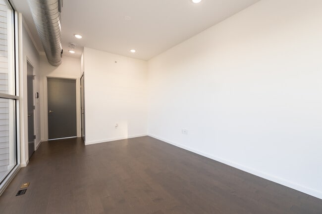 2111 N 7th St Unit 2