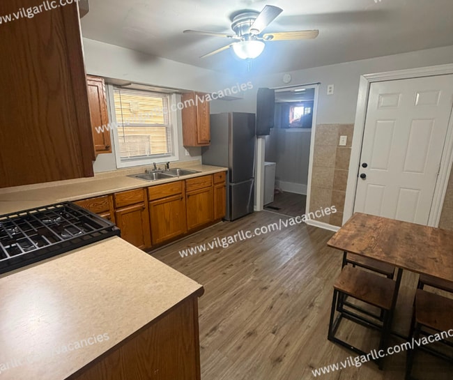 Photo - 4856 Magoun Ave Unit 1 (1F)