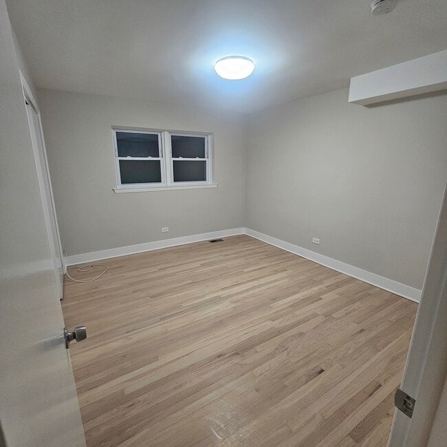 Photo - 1215 Balmoral Ave Unit 1