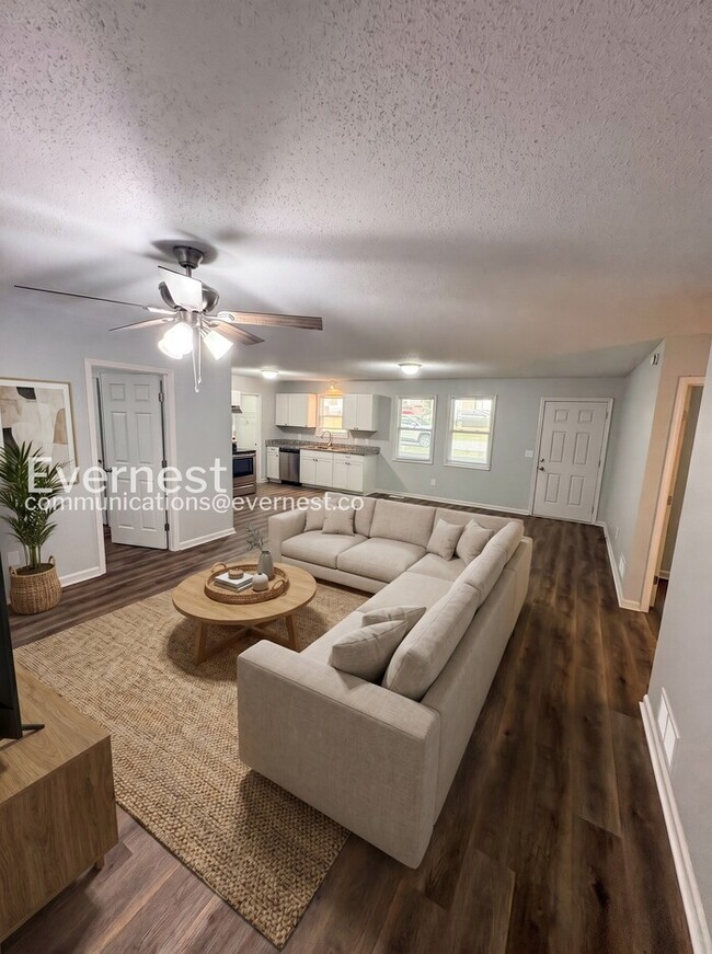 Photo - 711 W Creek Cir