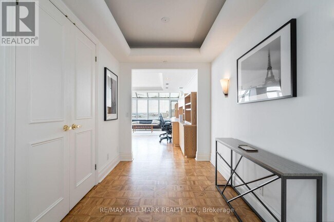 Photo - 211 Queens Quay W Unit 1108