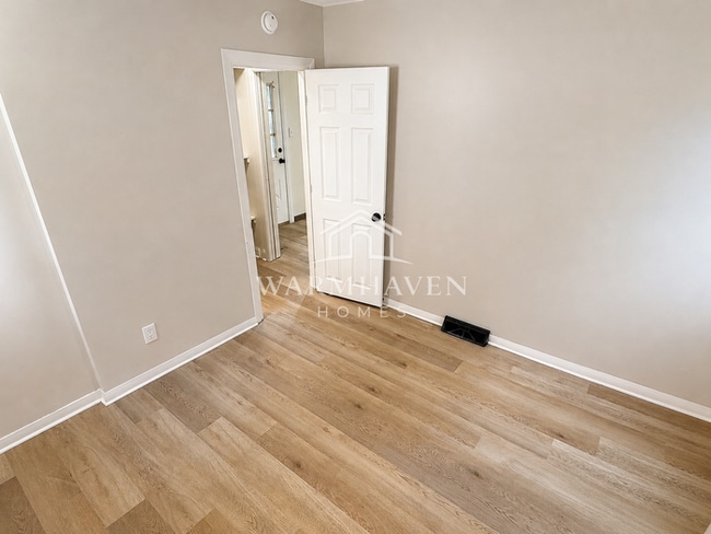 Photo - 639 N Way St
