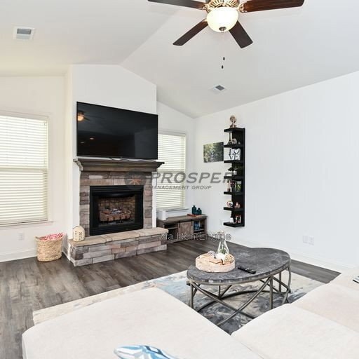 Photo - 120 Shumard Ln