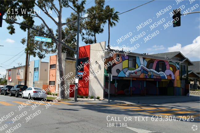 Building Photo - ***615 W 7th Street- A- Parking included Unit A Rental