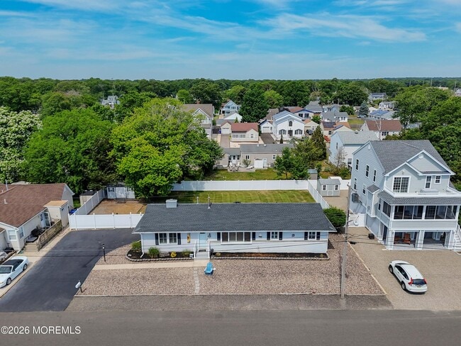 Photo - 112 Minturn Rd