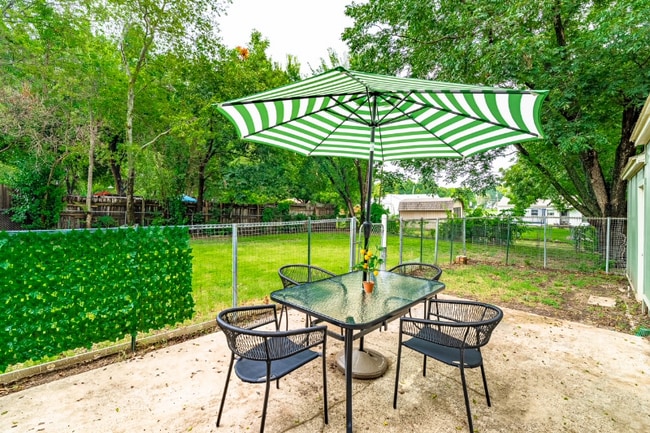 Photo - 1201 W Alan Ave