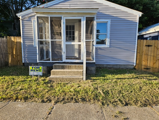 Building Photo - 442 Wilson St Rental