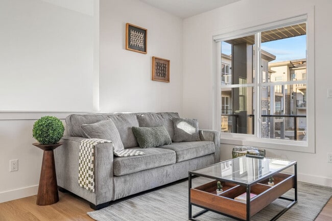 Photo - 2117-2181 81 St S W Unité ID1314515P