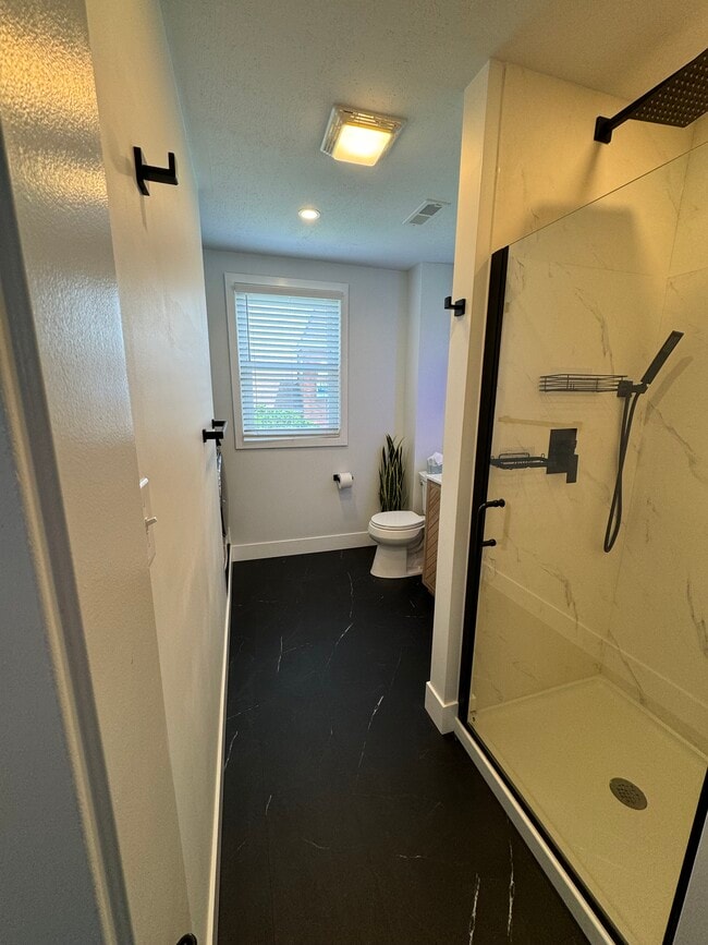 Photo - 664 New Castle Road Unit Apt 2