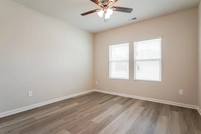 Building Photo - 620 White Birch Ln