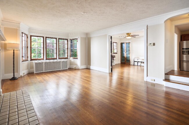 Photo - 2155 Middlefield Rd Unidad Main