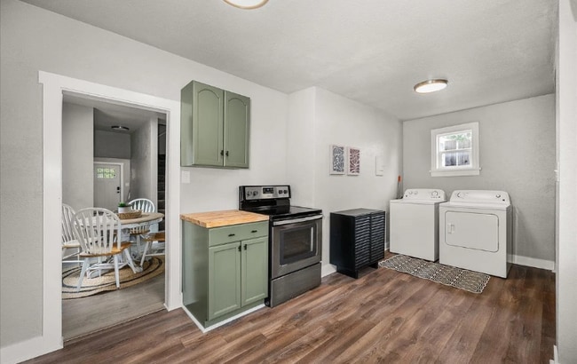 Photo - 1718 W Dean Ave