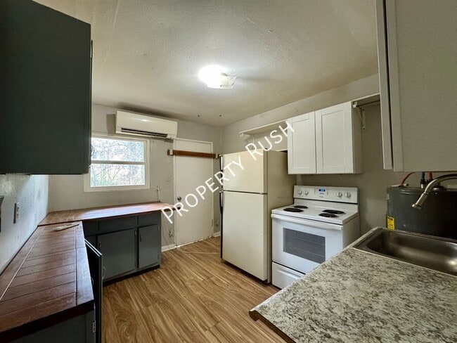 Photo - 708 W 47th St Unit A