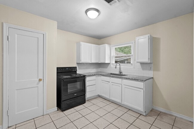 Photo - 1413 George St