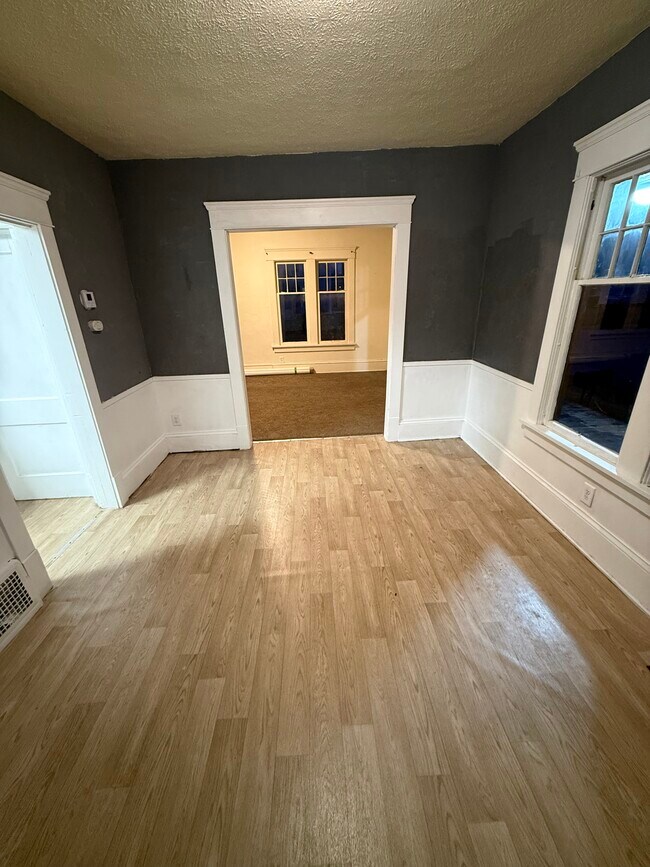 Comedor - 1101 Garfield Ave SW