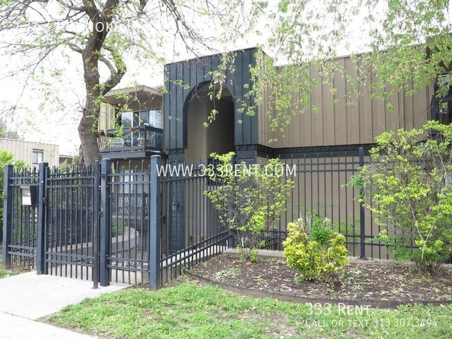 Building Photo - 4153 Roanoke Rd Unit #19 Rental