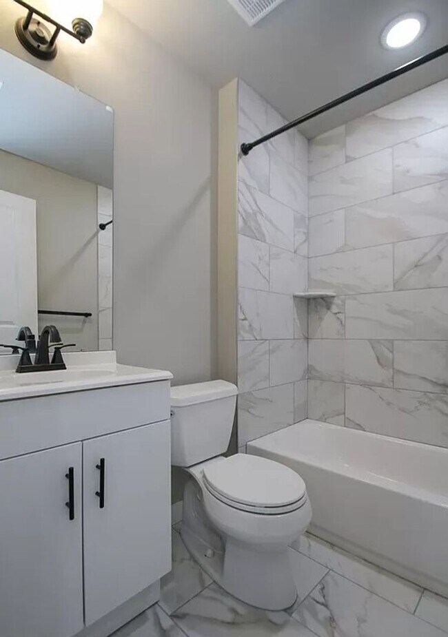 Photo - 2002 Cecil B. Moore Ave Unidad 2