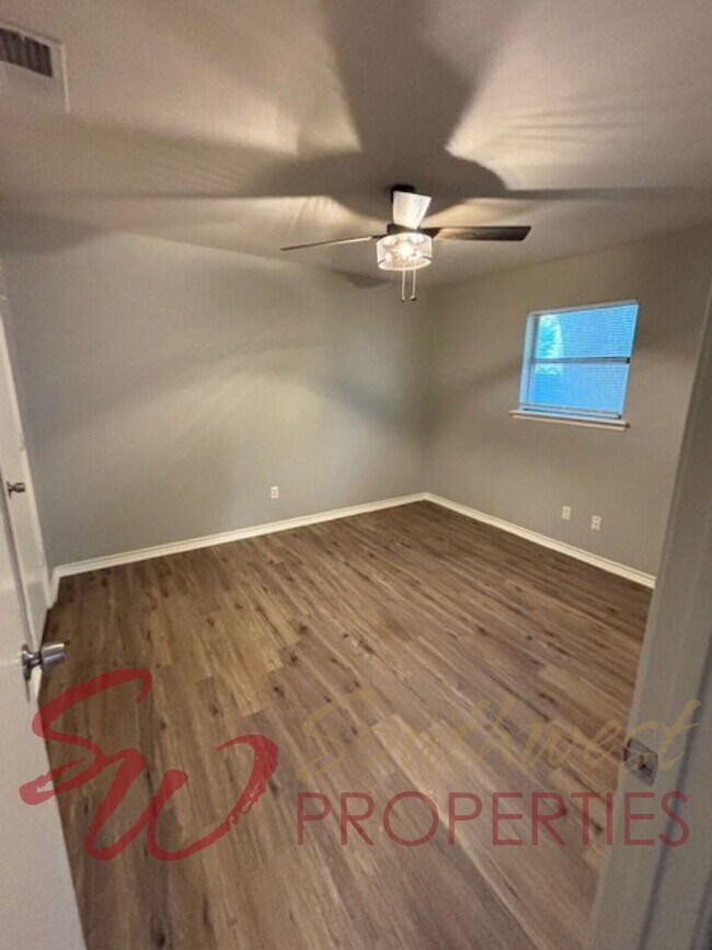 Photo - Super Cute 2 Bed Home Just 0.5 Miles from Campus