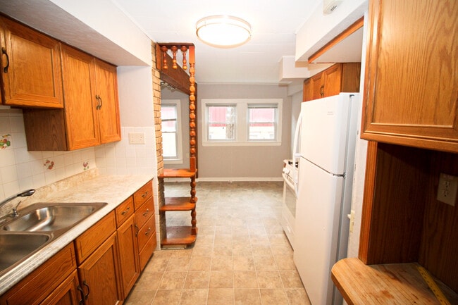 Photo - 1817 Spohn Ave