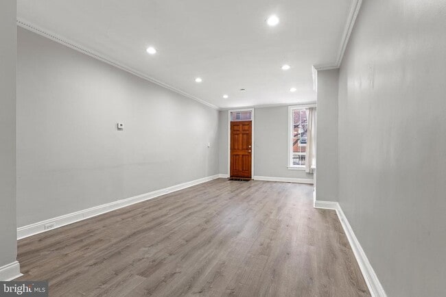 Building Photo - 129 E West St