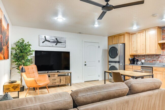 Photo - FC A4 Unit FC Garage A4