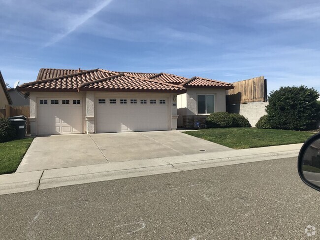 Building Photo - Spacious 3 Bedroom, 2 Bathroom Home in Sac...