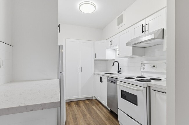 Photo - Renovated 1 Bedroom in 50+ Community Steps From Limeridge Mall Unit 612