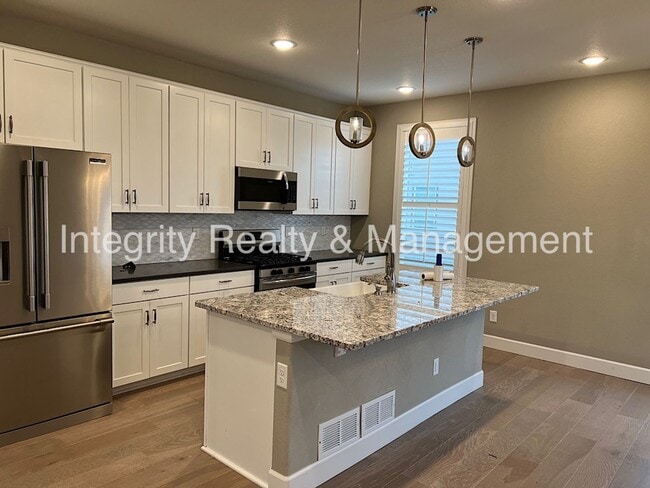 Photo - 1612 Castle Creek Cir