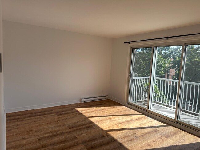 Living room - 9357 Rue Basile-Routhier Unit 2nd floor apt.