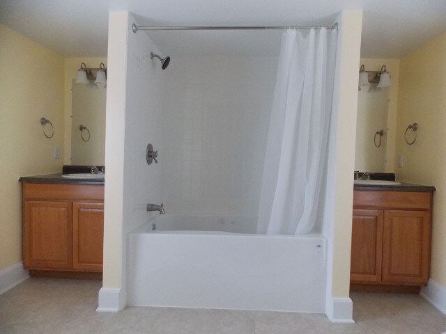 Photo - 209 Clark St