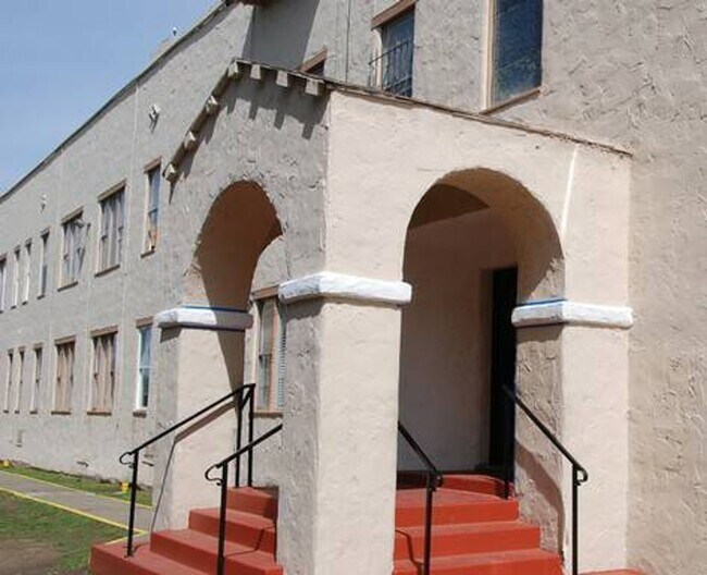 Photo - The Palms On Seminary