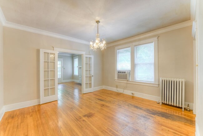 Photo - Charming 5BR/2.5BA Brick Bungalow in Vollintine-Evergreen