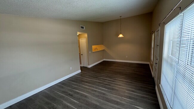 Photo - 14301 Hanging Moss Circle Unidad 202