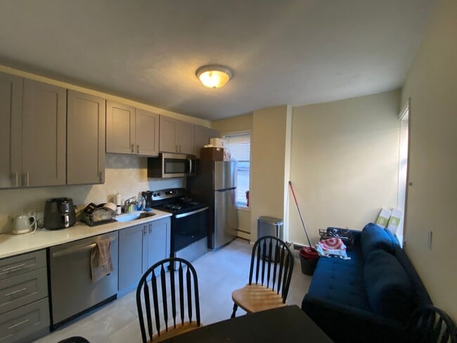 Photo - 812 Huntington Ave Unidad 4