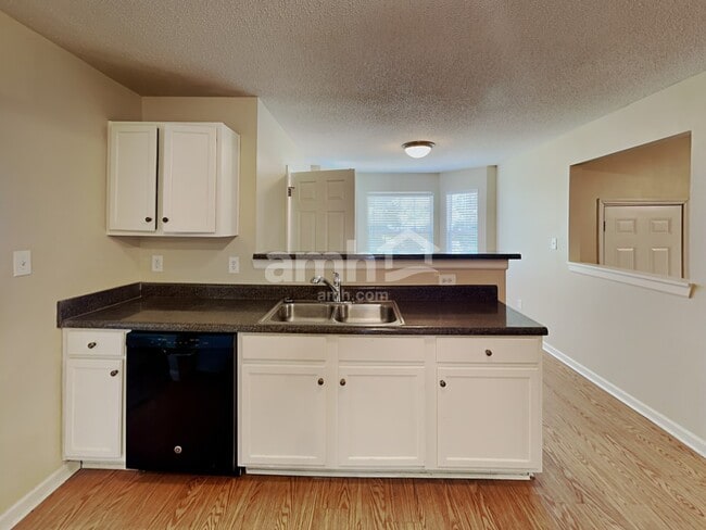 Photo - 3094 Lonetree Point