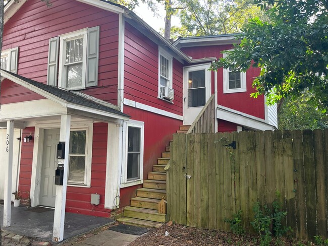 Building Photo - 206 S 20th St Unit 206 S 20th Street #B Rental
