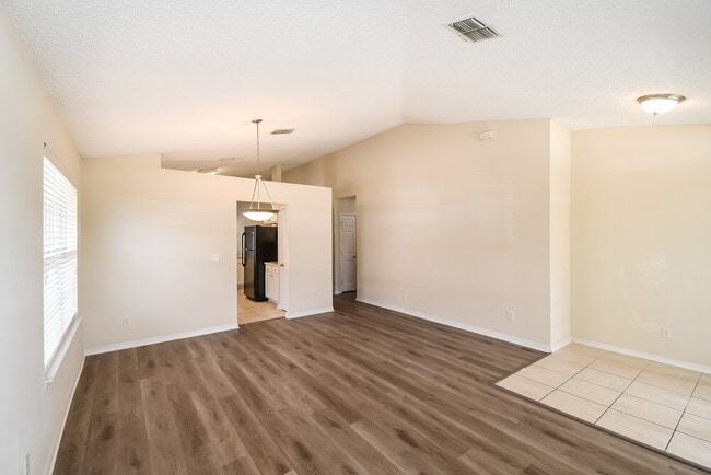 Photo - 7317 Ironside Dr E