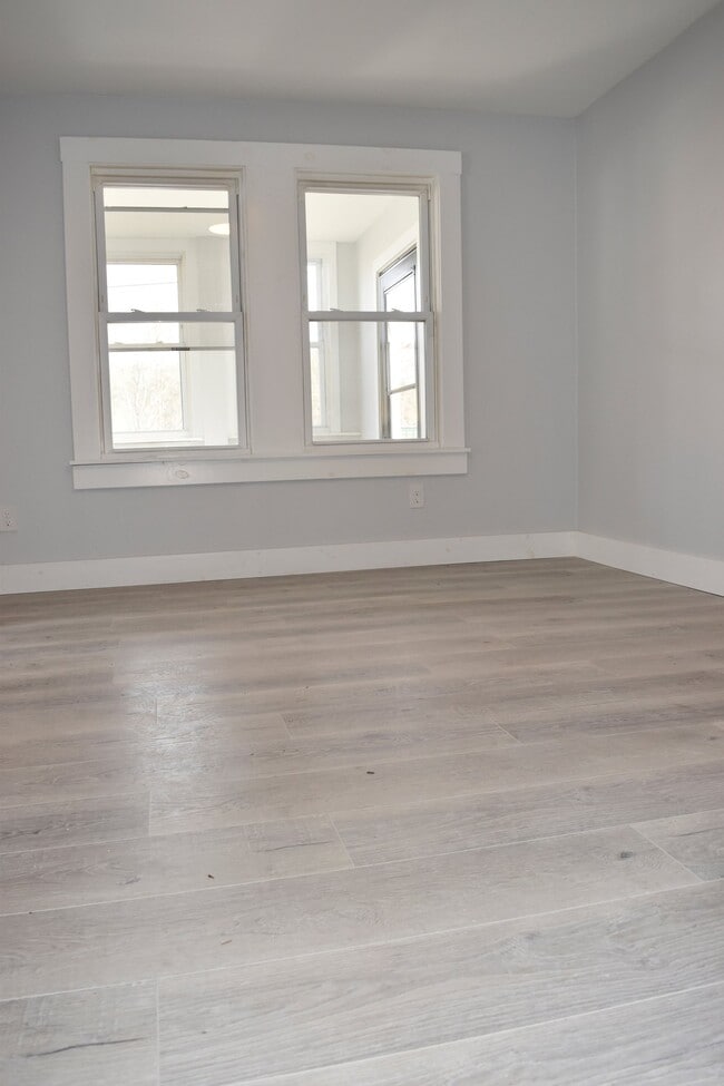 7 Pearl St Unit 2