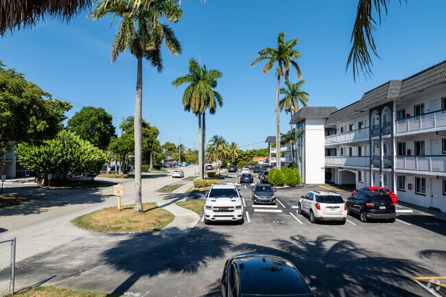 1400 NE 56th St - Dixie Realty LLC