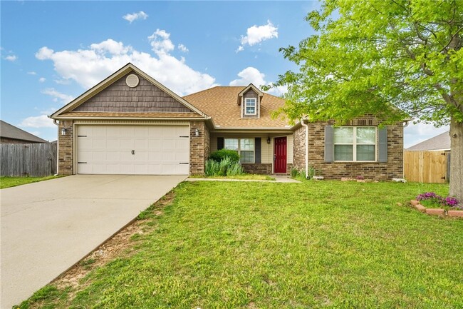 Photo - 530 Lasso Ln