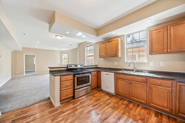 Photo - 3212 Pillsbury Ave S Apartments Unit 2